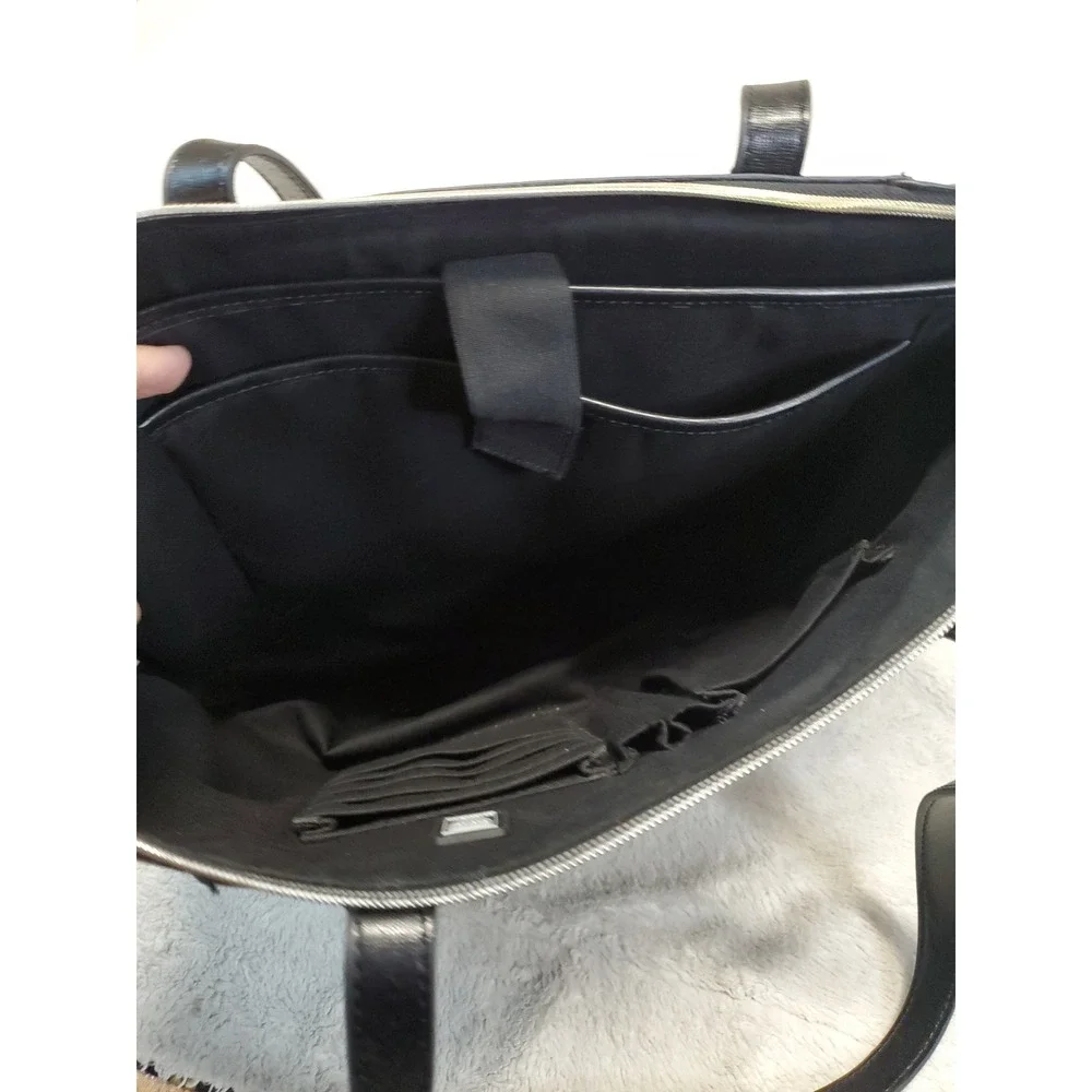 Kenneth Cole Reaction Black Laptop Computer Large Bag Tote Classic Minimalist